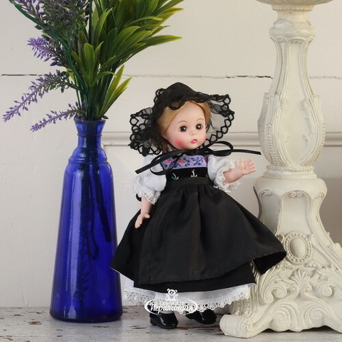 Коллекционная кукла Девочка из Германии 20 см Madame Alexander