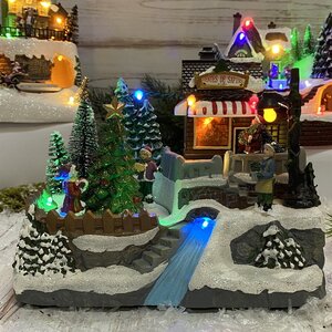 Светящаяся композиция Christmas Village: Украшение Елочки 21*16 см, с движением и музыкой, на батарейках Kaemingk фото 1
