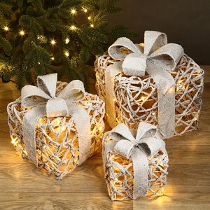 Светящиеся подарки под елку Рождественские Гостинцы 19-28 см, 3 шт, теплые белые LED лампы, таймер, на батарейках Koopman фото 1