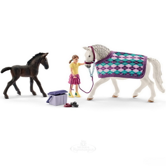 Игровой набор Уход за Липпицианскими лошадьми с фигурками и аксессуарамикупить в интернет-магазине Игроландия toys-land.ru, 72130-schleich, цена:2820 ₽