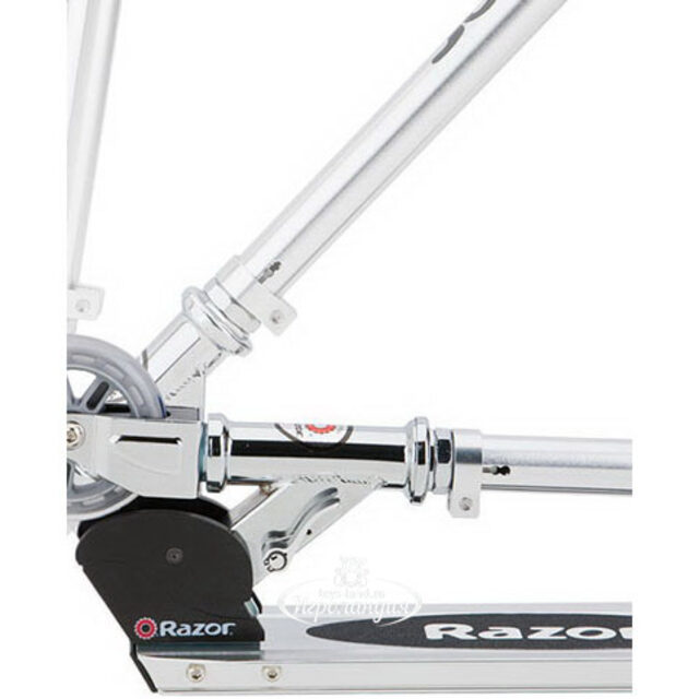 Самокат Razor A125 GS, колеса 125 мм, черный, до 100 кг Razor