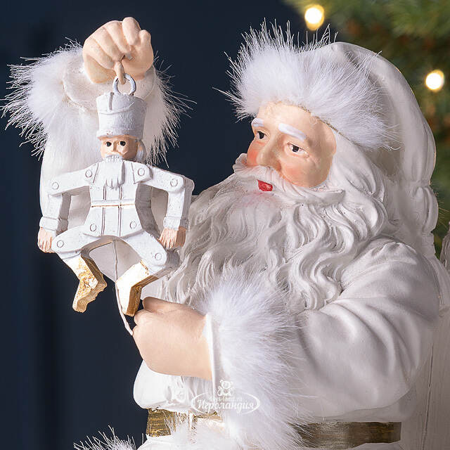 Фигурка Санта Клаус со щелкунчиком в белом кафтане - Merry Christmas 19 см Winter Deco
