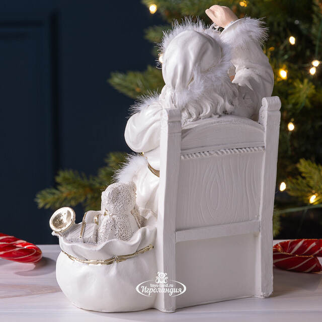 Фигурка Санта Клаус со щелкунчиком в белом кафтане - Merry Christmas 19 см Winter Deco