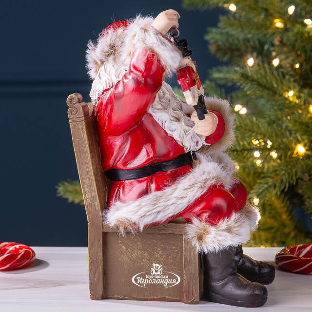 Фигурка Санта Клаус со щелкунчиком в красном кафтане - Merry Christmas 19 см Winter Deco