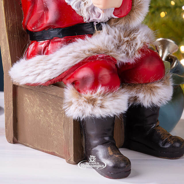 Фигурка Санта Клаус со щелкунчиком в красном кафтане - Merry Christmas 19 см Winter Deco