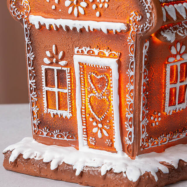 Пряничный Домик с подсветкой Ginger Wonders 17 см Winter Deco