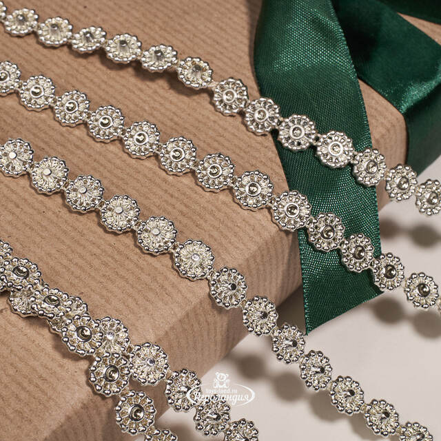 Бусы на елку Vintage Lace - Silver 270 см, пластиковые Winter Deco