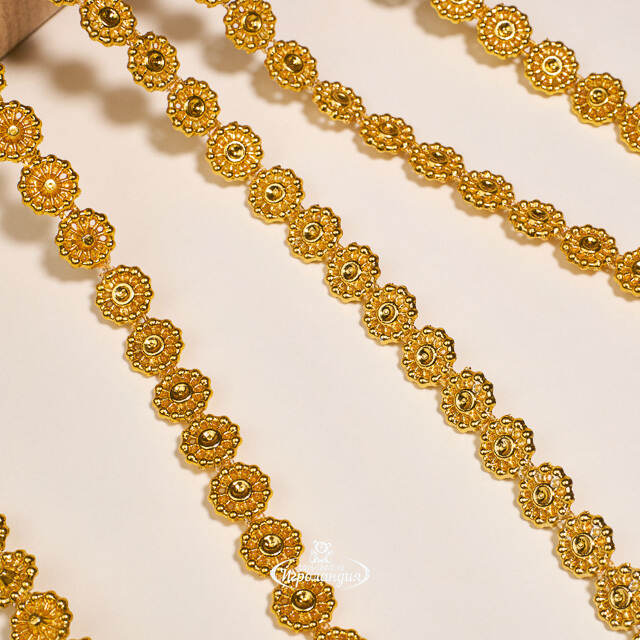 Бусы на елку Vintage Lace - Gold 270 см, пластиковые Winter Deco