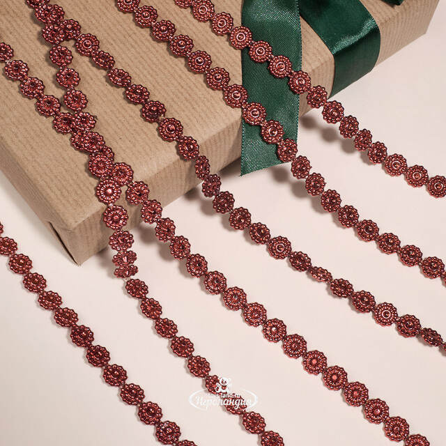 Бусы на елку Vintage Lace - Burgundy 270 см, пластиковые Winter Deco