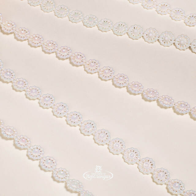 Бусы на елку Vintage Lace - White 270 см, пластиковые Winter Deco