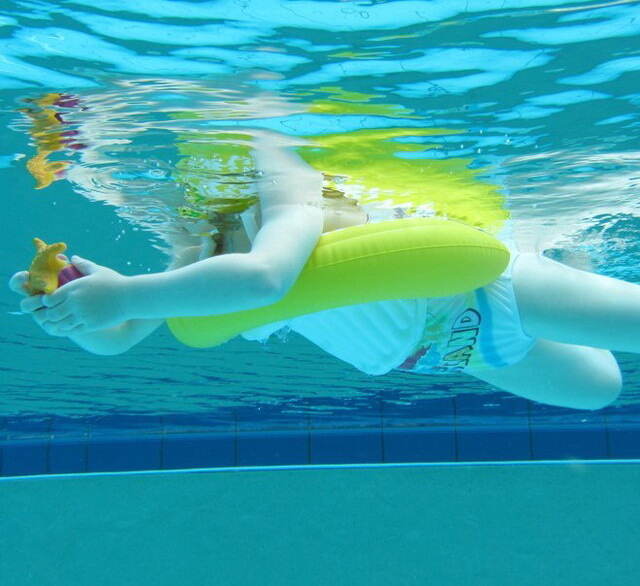 Надувной круг Swimtrainer желтый, 4-8 лет Freds Swim Academy