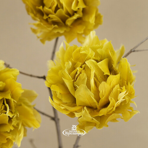 Искусственный цветок из перьев Dafne 12 см желтый, клипса Edelman