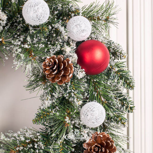 Венок с лампочками Kaprun Red заснеженный 45 см, 10 теплых белых LED ламп, таймер, на батарейках, ЛЕСКА + ПВХ Edelman