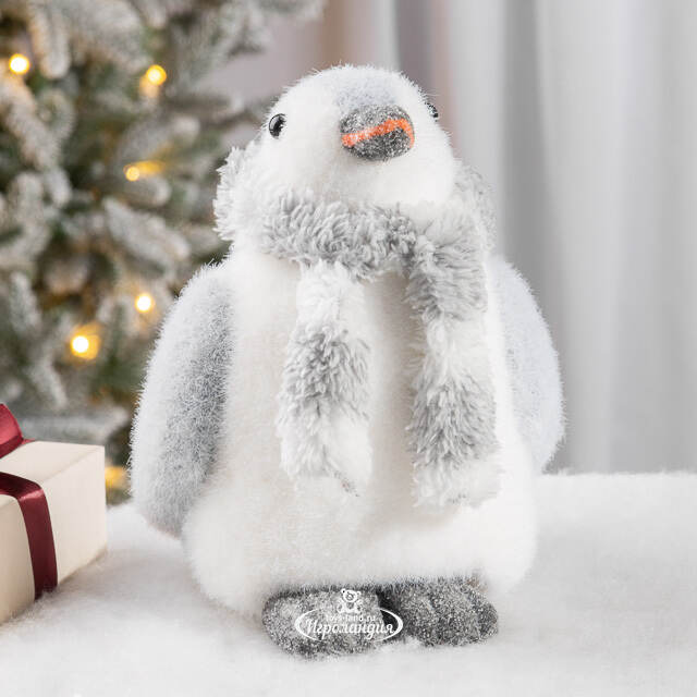 Декоративная фигура Пингвин Шанти в шарфе - Warm heart 22 см Christmas Deluxe