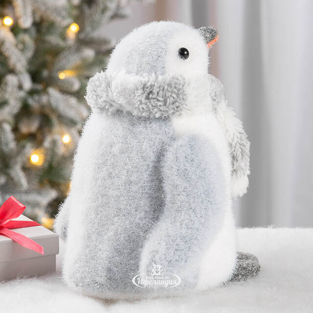 Декоративная фигура Пингвин Шанти в шарфе - Warm heart 22 см Christmas Deluxe