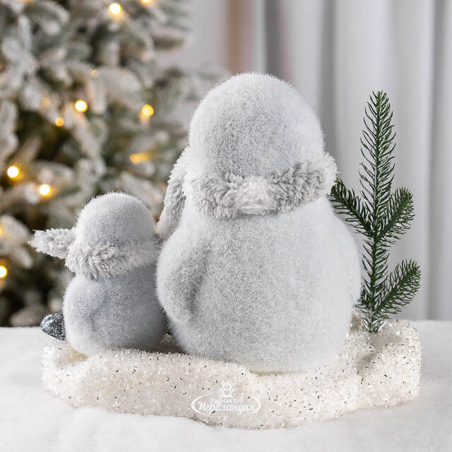 Декоративная фигурка Пингвины Тейси и Тим на льдине - Warm heart 26 см Christmas Deluxe