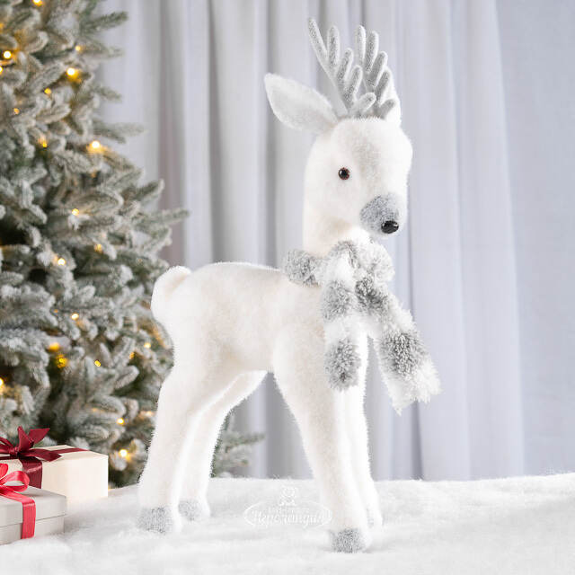 Декоративная фигура Олень Фенди в шарфе - Warm heart 41 см Christmas Deluxe