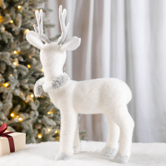 Декоративная фигура Олень Тоффи в шарфе - Warm heart 39 см Christmas Deluxe