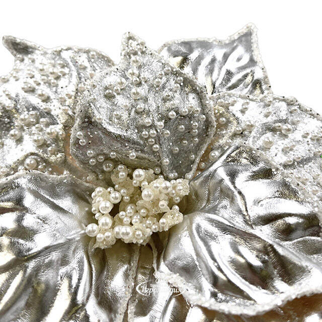 Искусственная пуансеттия Letizia 27 см серебряная, клипса Christmas Deluxe