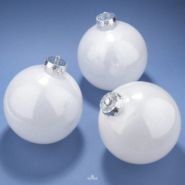 Набор пластиковых шаров Albertine - White Glaze 15 см, 3 шт Winter Deco