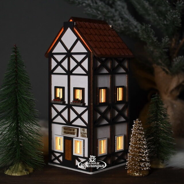 Домик с подсветкой Бавария 26 см Christmas Apple
