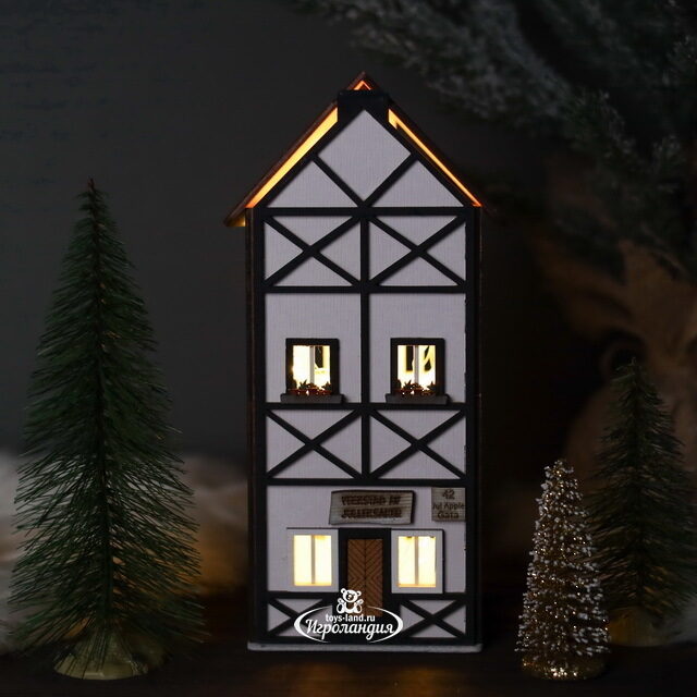 Домик с подсветкой Бавария 26 см Christmas Apple