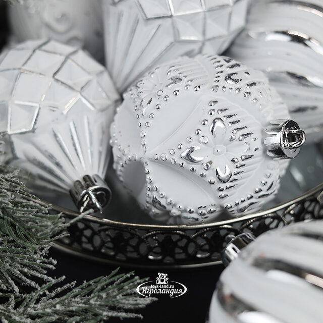 Набор пластиковых шаров Winter Candy: White silver 8 см, 16 шт Winter Deco