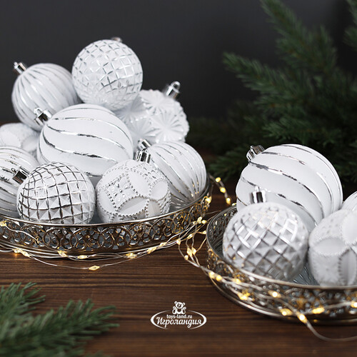 Набор пластиковых шаров Divine 6-8 см, 24 шт, белый с серебряным Winter Deco