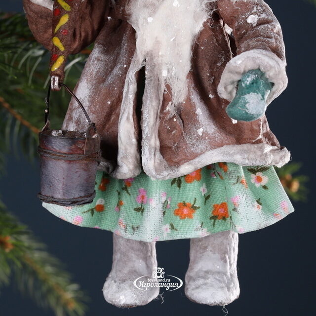 Ватная елочная игрушка Аннушка с коромыслом 13 см, подвеска Winter Deco