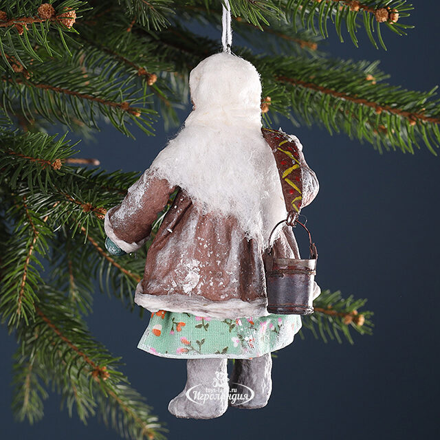 Ватная елочная игрушка Аннушка с коромыслом 13 см, подвеска Winter Deco
