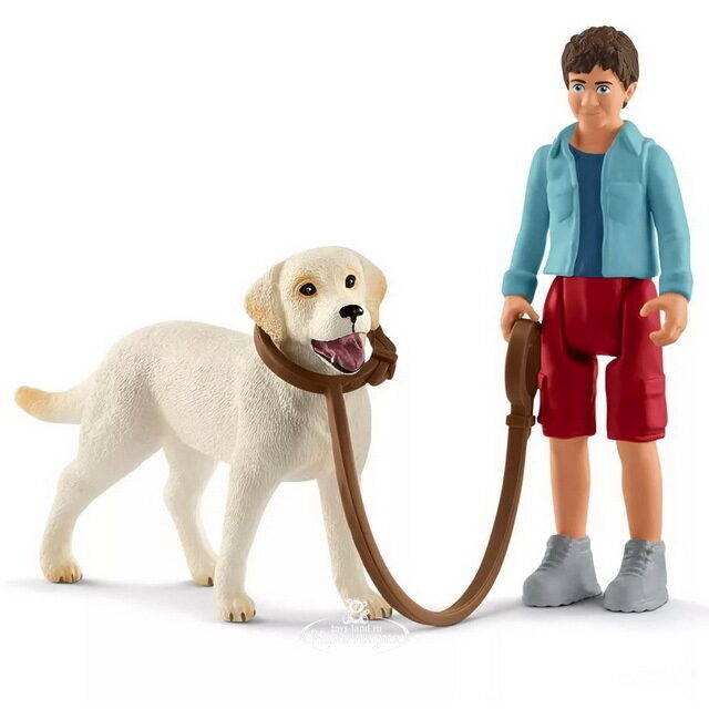 Набор фигурок Мальчик на прогулке с лабрадором Schleich (Шляйх)
