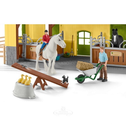 Игровой набор Конюшня с наездницей, лошадьми и аксессуарами Schleich