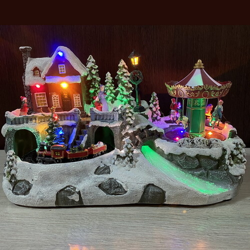 Новогодняя композиция Веселая деревушка Винтердорф 34 см с подсветкой и движением Kaemingk