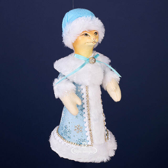 Елочная игрушка Кошка Уорсли в костюме Снегурочки 22 см Winter Deco