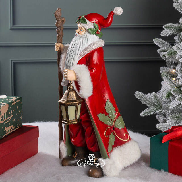 Фигура Дед Мороз - The Christmas Guest с фонариком 35 см EDG