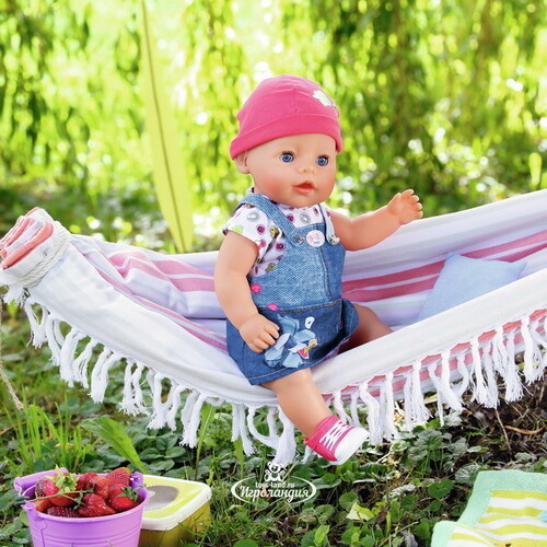 Набор одежды для куклы Baby Born 43 см: Джинсовый сарафан, 4 предметакупить в интернет-магазине Игроландия toys-land.ru, 824498-1, цена: 2300 ₽