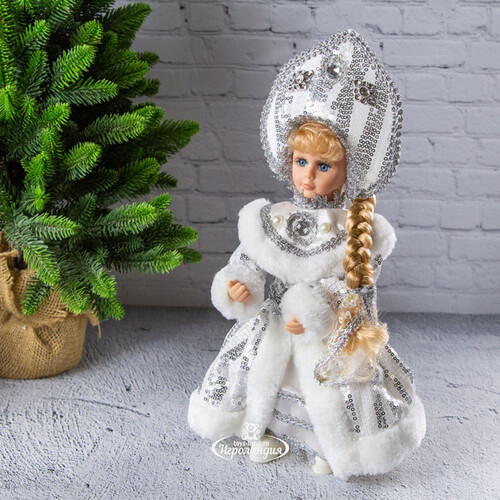 Снегурочка в роскошной серебряной шубке и кокошнике 30 см с вышивкой Triumph Tree