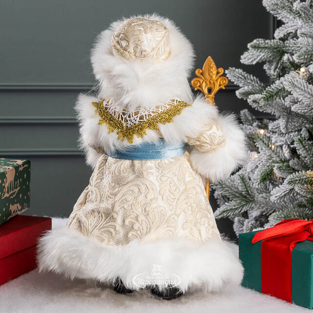 Фигура Дед Мороз - Хозяин Зимы в бежевой шубе 30 см Triumph Tree