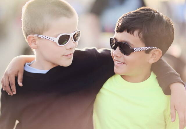 Детские солнцезащитные очки Babiators Polarized. Хьюстон, у нас рок-звезда, 0-2 лет, чехол Babiators (Бэбиаторс)