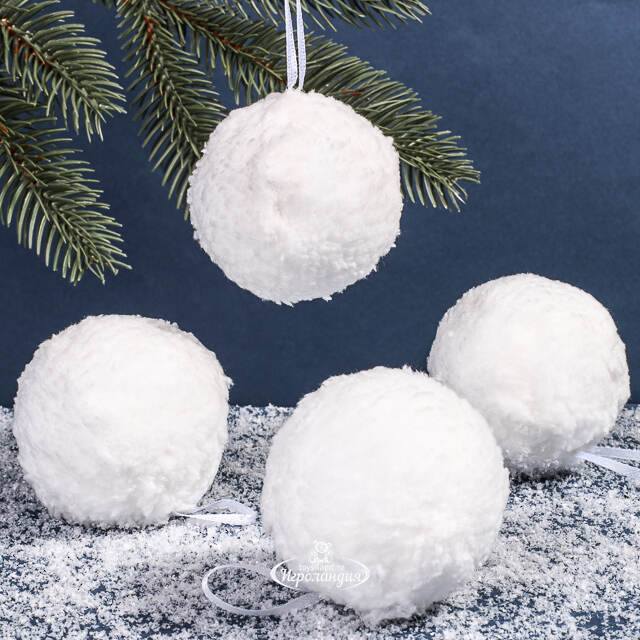 Набор елочных шаров Fluffy Snowballs 6 см, 4 шт Koopman
