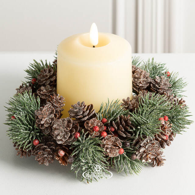 Венок для свечи заснеженный Ласковый Миг с ягодами и шишками 18 см Swerox