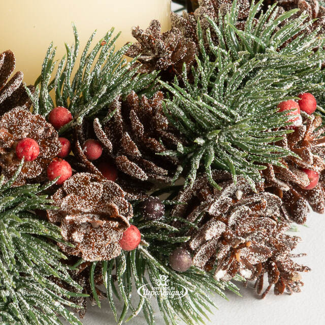 Венок для свечи заснеженный Ласковый Миг с ягодами и шишками 18 см Swerox