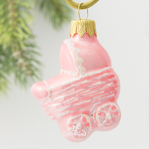 Стеклянная елочная игрушка Коляска - Прогулка для малышей 9 см розовая, подвеска Коломеев