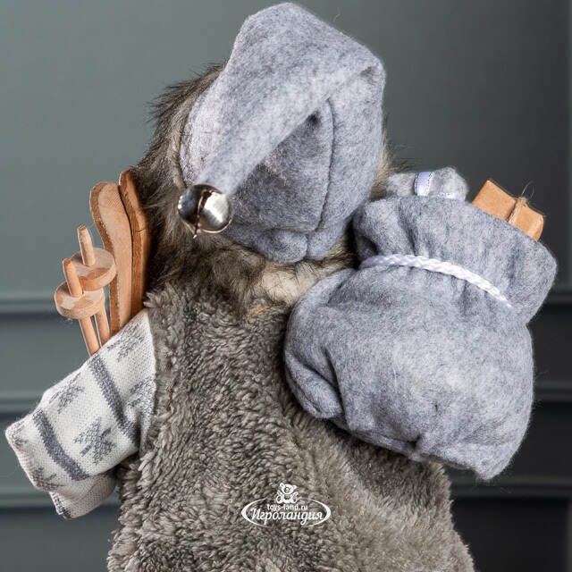 Санта - Северный волшебник с подарками и лыжами 45 см Peha