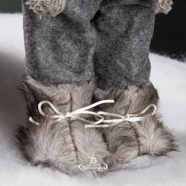 Санта - Северный волшебник с подарками и лыжами 45 см Peha