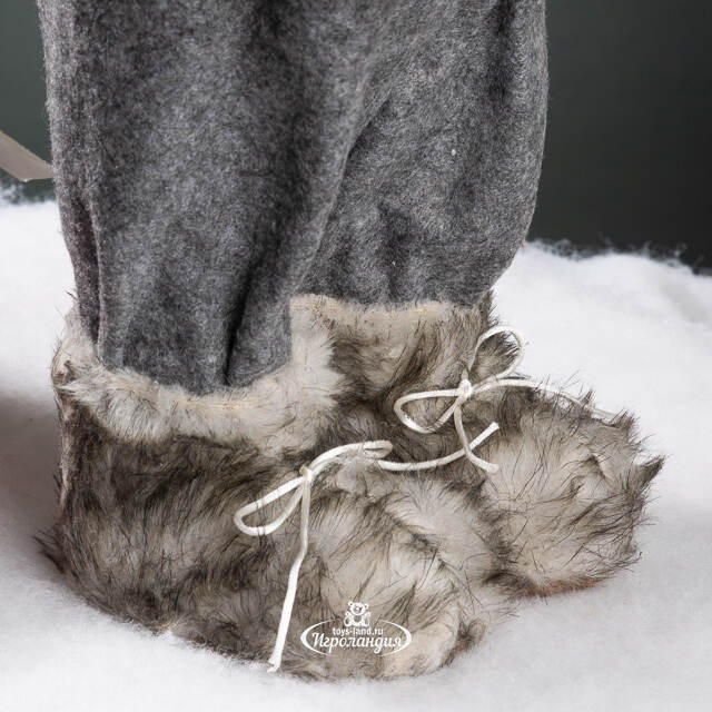 Санта - Северный волшебник с подарками и лыжами 60 см Peha