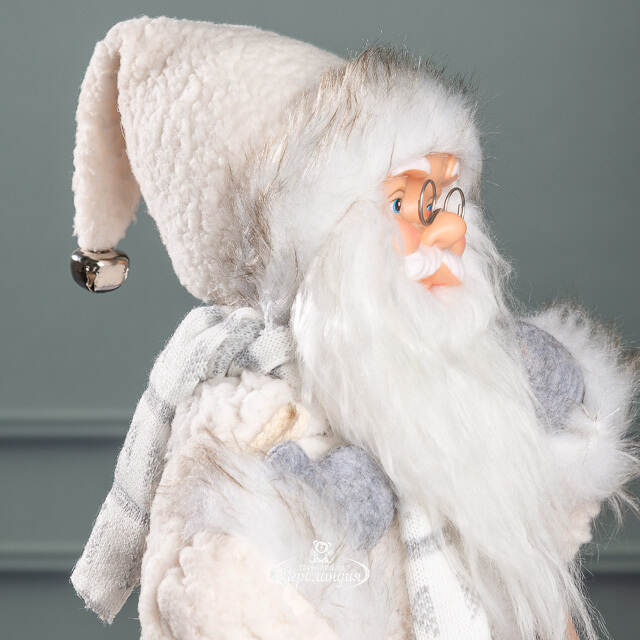 Санта в овечьей шубе с подарками и лыжами 46 см Peha