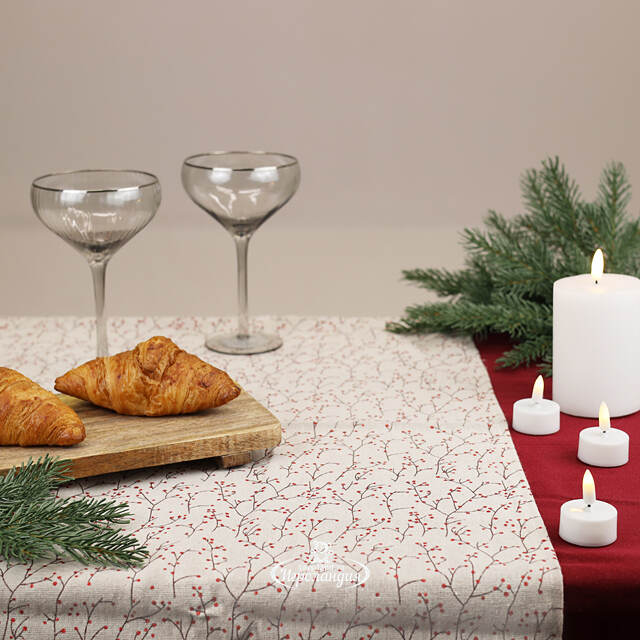 Новогодняя скатерть Зимние Ягодки 80*80 см Kaemingk