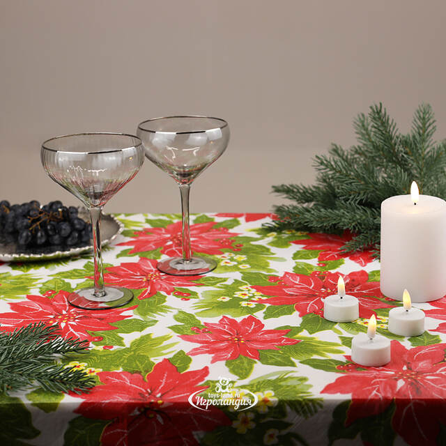 Новогодняя скатерть Алые Пуансеттии 180*130 см Koopman