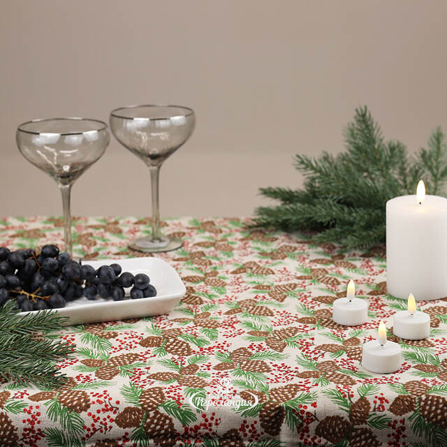 Новогодняя скатерть Аригано: Хвойный Лес 180*140 см Kaemingk